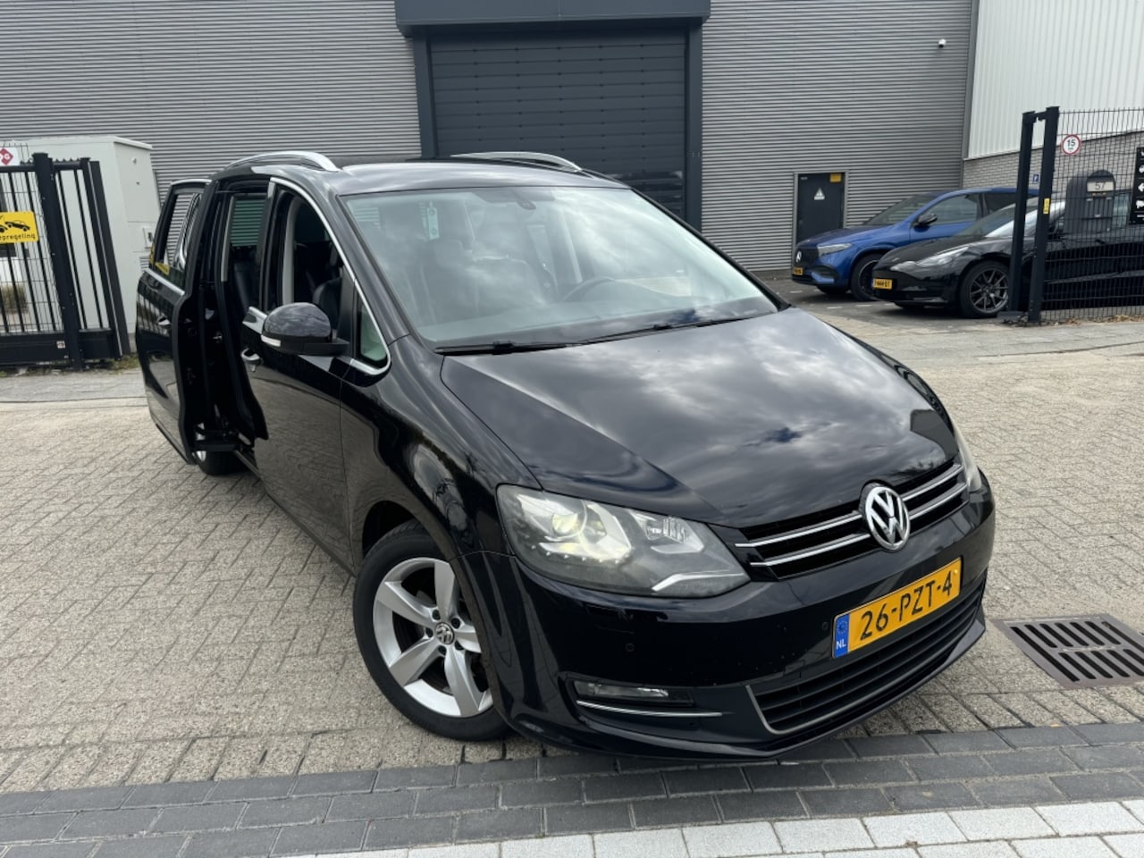 Volkswagen Sharan - 2.0 TDI High Xenon 7P 6Bak Dyn Alcan Full - AutoWereld.nl