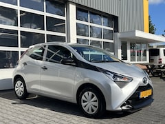 Toyota Aygo - 1.0 VVT-i x-fun Airco Cruise controle 5-Deurs Telefoonverbinding Stuurwielbediening 4-Pers