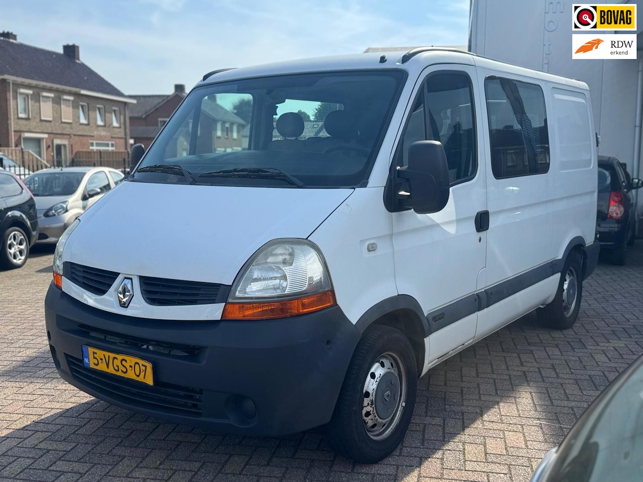 Renault Master - T28 2.5 dCi L1H1 DC rolstoel auto invalide wagen navigatie airco elektrische pakket 5-pers - AutoWereld.nl