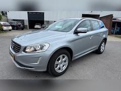 Volvo XC60 - 2.0 T5 FWD Momentum Weinig KM, Zeer net onderhouden auto, verkoop in opdracht van klant.