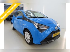 Toyota Aygo - 1.0 VVT-i x-Play Lim 1e Eig Camera Carplay VERWACHT