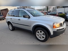 Volvo XC90 - 2.5 T Exclusive Super nette auto met derde achterbank, ideale hockey auto.