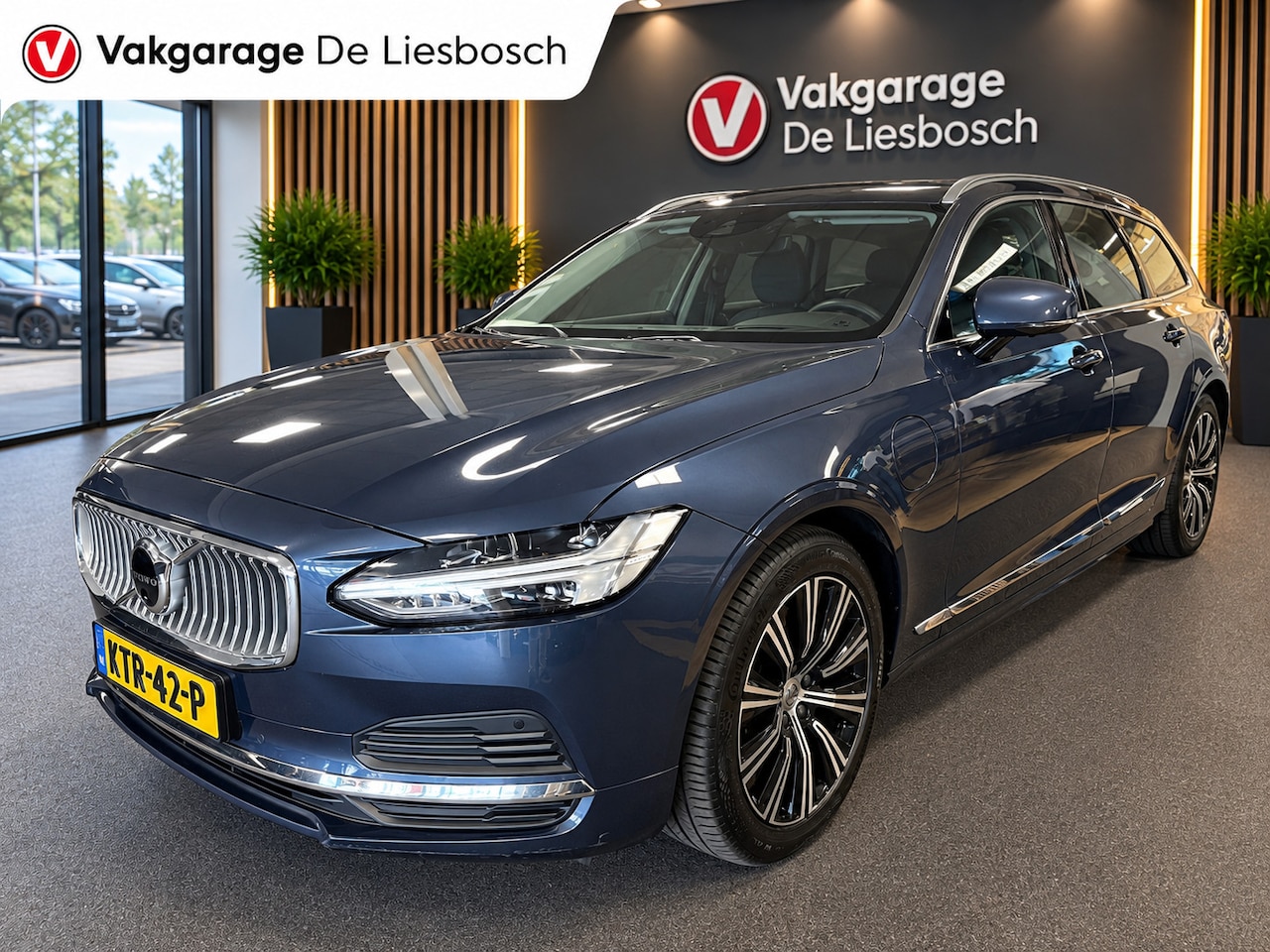 Volvo V90 - 2.0 T6 AWD Business Pro Automaat / Pano / leder / Harman Kardon / navi / camera/ head up - AutoWereld.nl