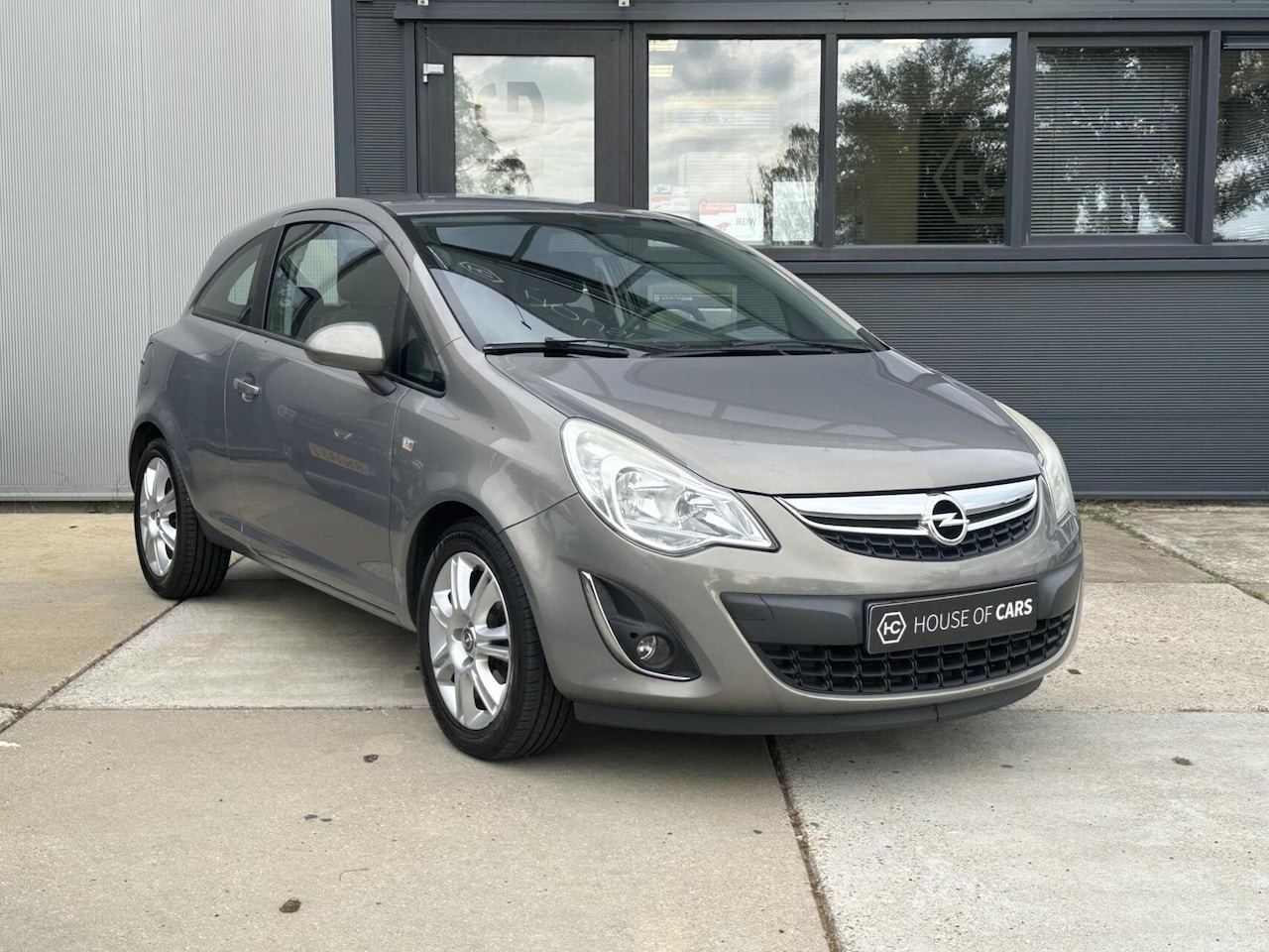 Opel Corsa - 1.2 16V Cosmo Automaat Airco Cruise NAP - AutoWereld.nl
