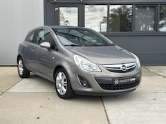 Opel Corsa - 1.2 16V Cosmo Automaat Airco Cruise NAP