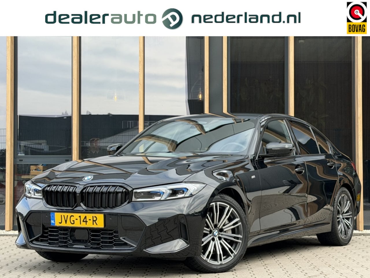 BMW 3-serie - 330i xDrive M-sport | 360 Camera | Keyless | Sfeerverlichting | - AutoWereld.nl