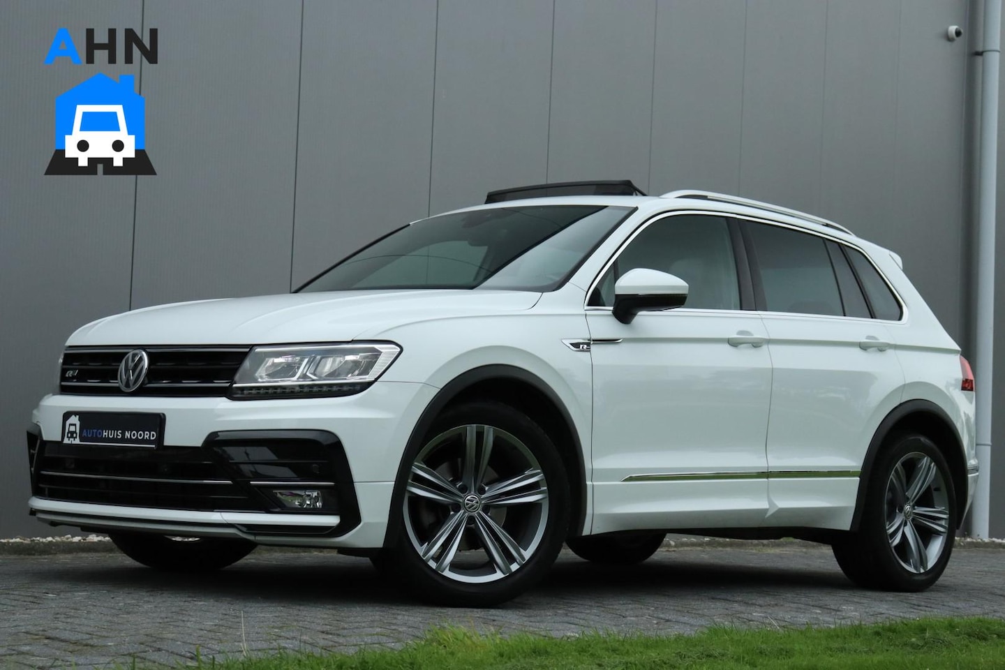Volkswagen Tiguan - 1.5 TSI / 3X R-Line / DSG / 150PK / LED / Virtual Cockpit / Pano / Camera / 19"! - AutoWereld.nl