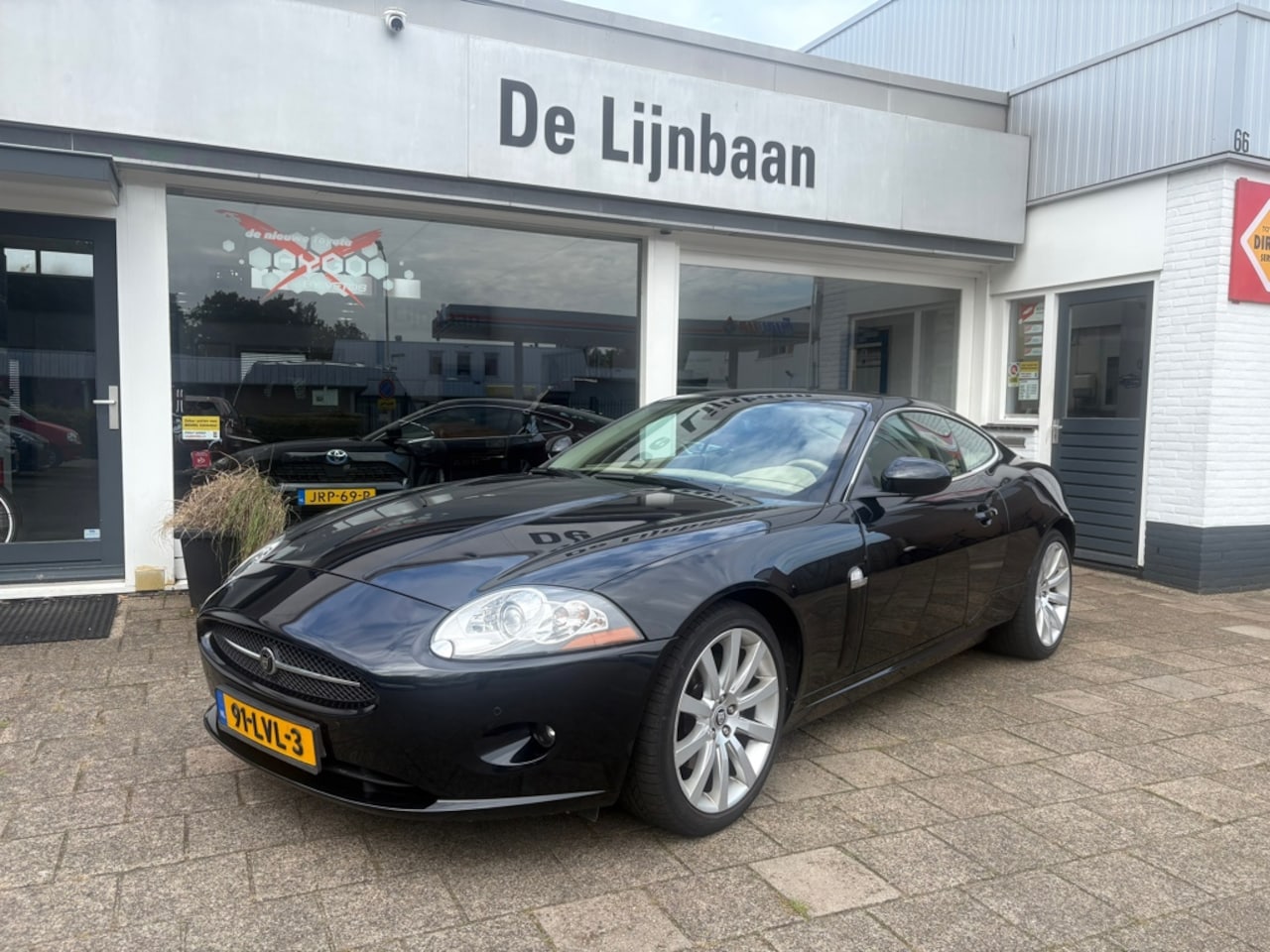 Jaguar XK - 4.2 V8 Coupé 4.2 V8 Coupé - AutoWereld.nl
