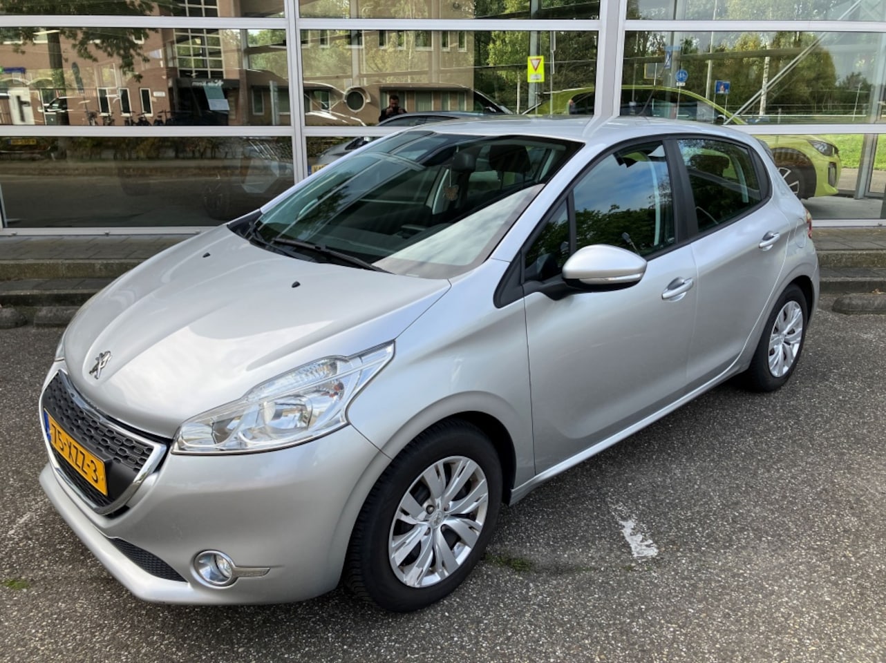 Peugeot 208 - 1.2 VTi 82PK 5D Active 5-dr. I Climate Control I Cruise control I NL auto - AutoWereld.nl