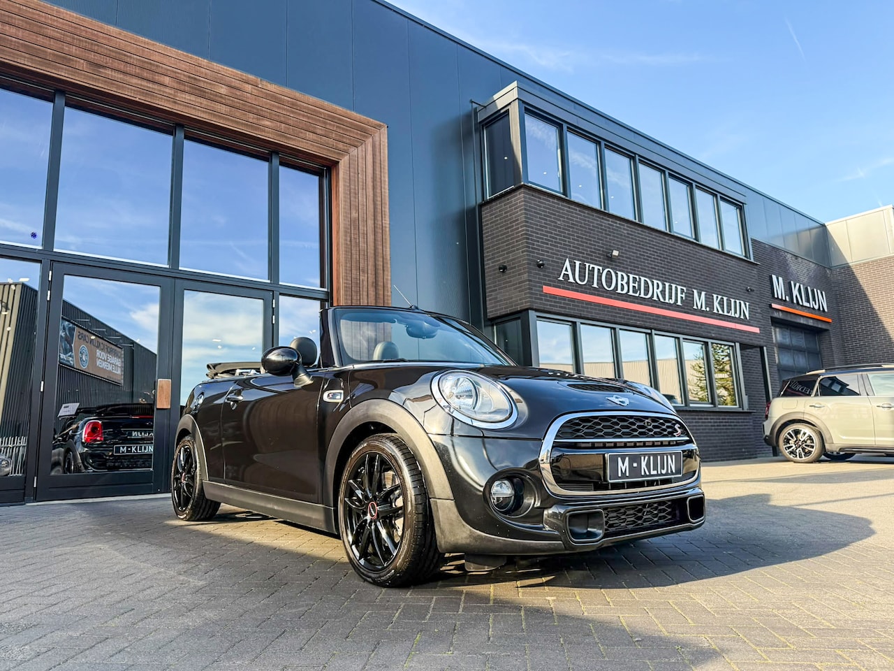 MINI Cabrio - 2.0 Cooper S Chili Serious Business 192pk/Leer/Navi/Airco/Topstaat - AutoWereld.nl