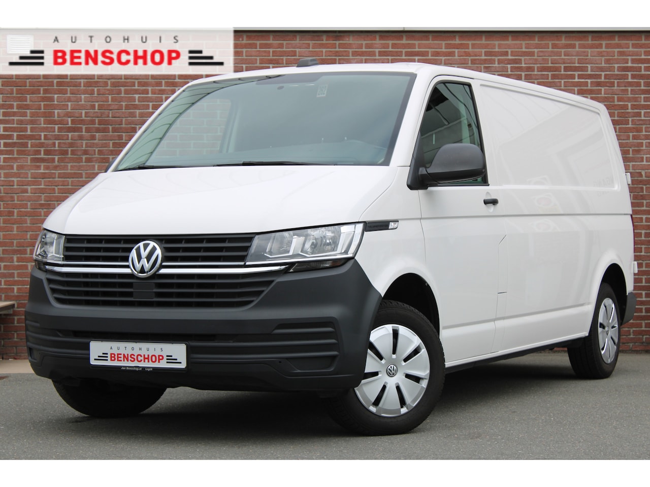 Volkswagen Transporter - 2.0 TDI 150PK L2H1 |3-ZITS|CARPLAY|CRUISE-CONTROL| - AutoWereld.nl