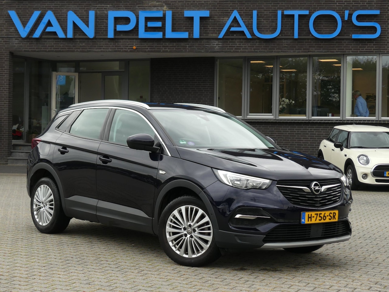 Opel Grandland X - 1.2 Turbo Business / Carplay - AutoWereld.nl