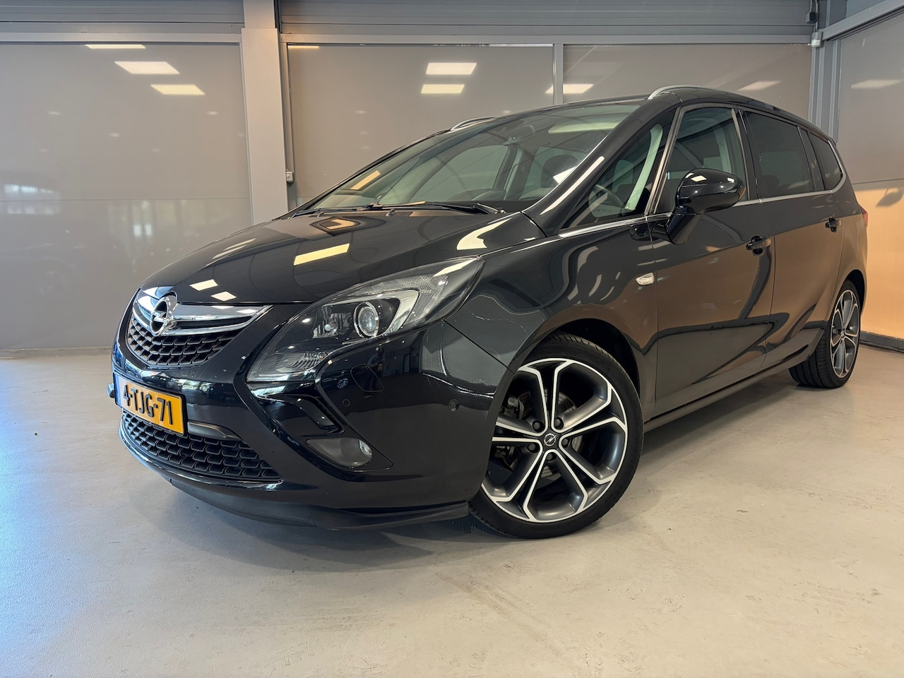 Opel Zafira Tourer - Cosmo 1.4Turbo Automaat | 7 Persoons | Trekhaak | Navigatie | AGR | - AutoWereld.nl
