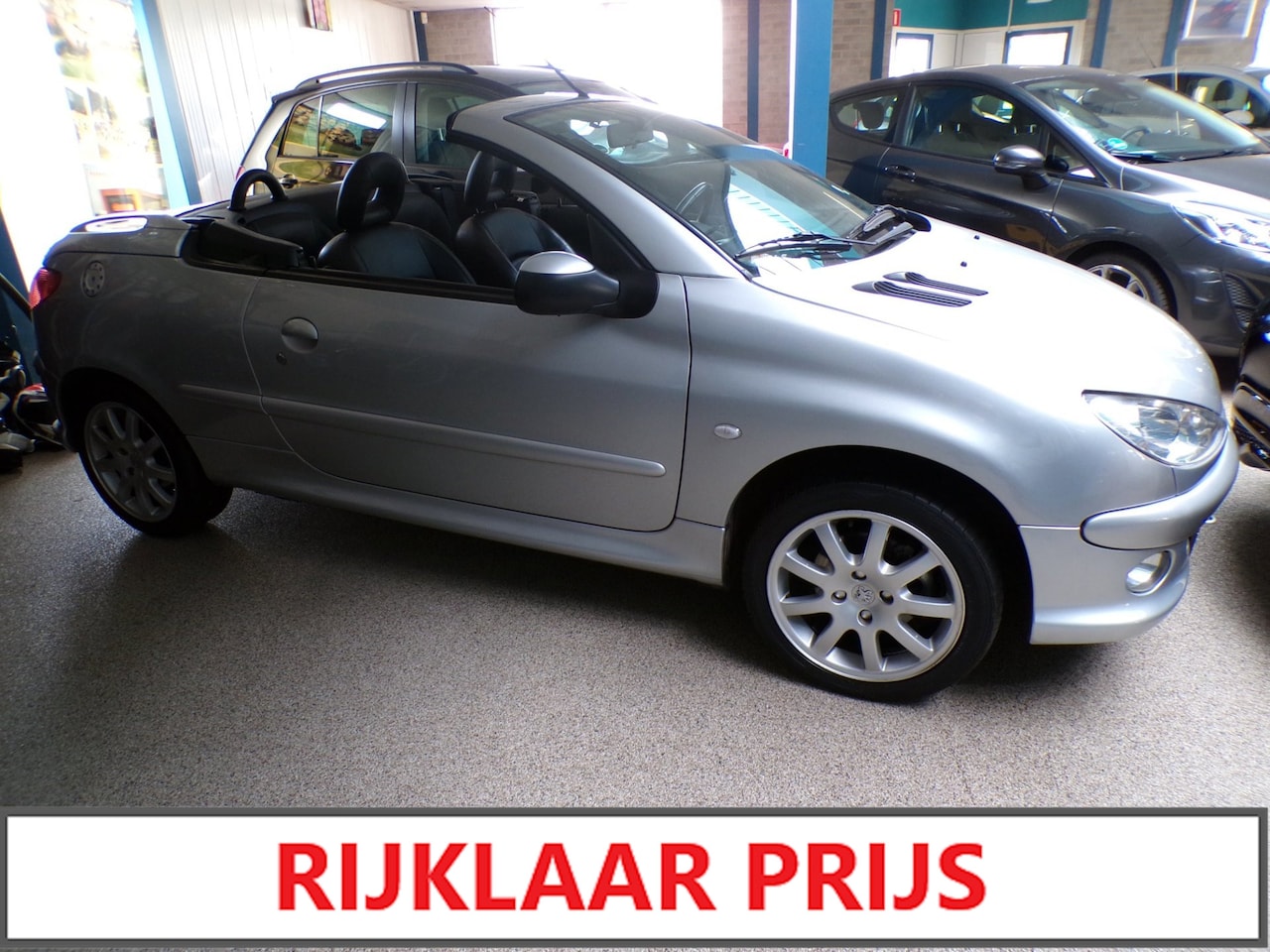 Peugeot 206 CC - 1.6-16V|Cabrio|elektrische hardtop|licht metalen velgen|lederen bekleding|sport stoelen - AutoWereld.nl