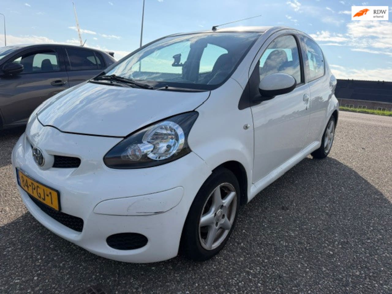 Toyota Aygo - 1.0-12V Comfort Navigator Airco Navigatie APK 08-2027 - AutoWereld.nl
