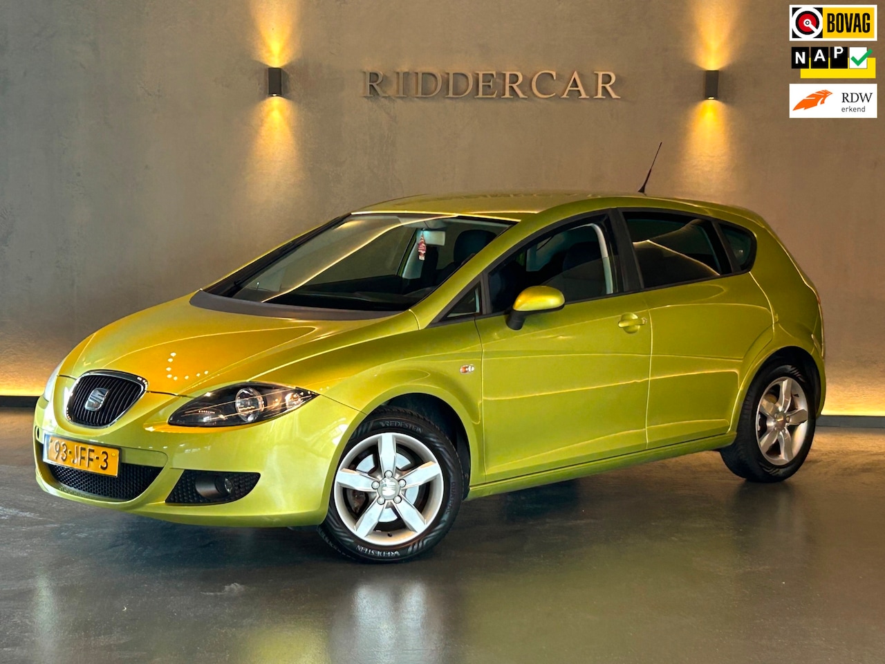 SEAT Leon - 1.6 Active Style|NAP|PARK SENS|AIRCO|CARPLAY|ONDERHOUDSBOEKJE| - AutoWereld.nl