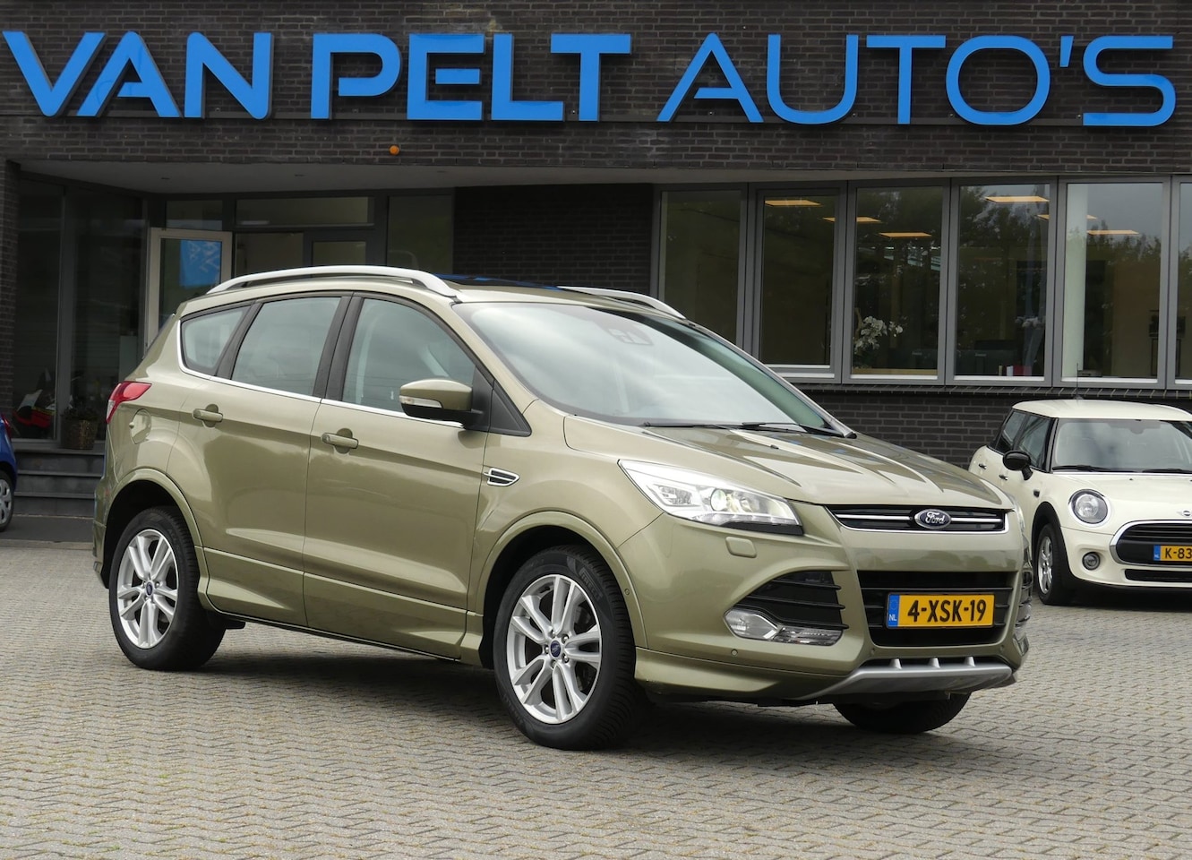 Ford Kuga - 1.6 Titanium Plus / Schuifdak / Leder / 2K trekgewicht - AutoWereld.nl