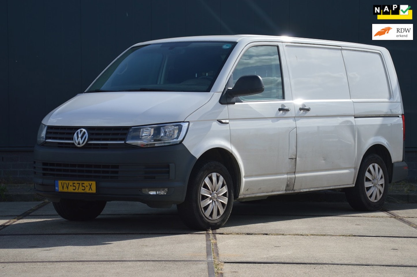 Volkswagen Transporter - 2.0 TDI L1H1 Comfortline 102PK Euro 5 Airco schuifdeur Trekhaak - AutoWereld.nl