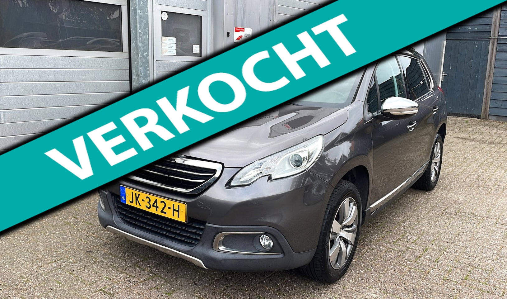 Peugeot 2008 - 1.2 PureTech Allure-Navi-Leder-Panoram-Trekhaak - AutoWereld.nl