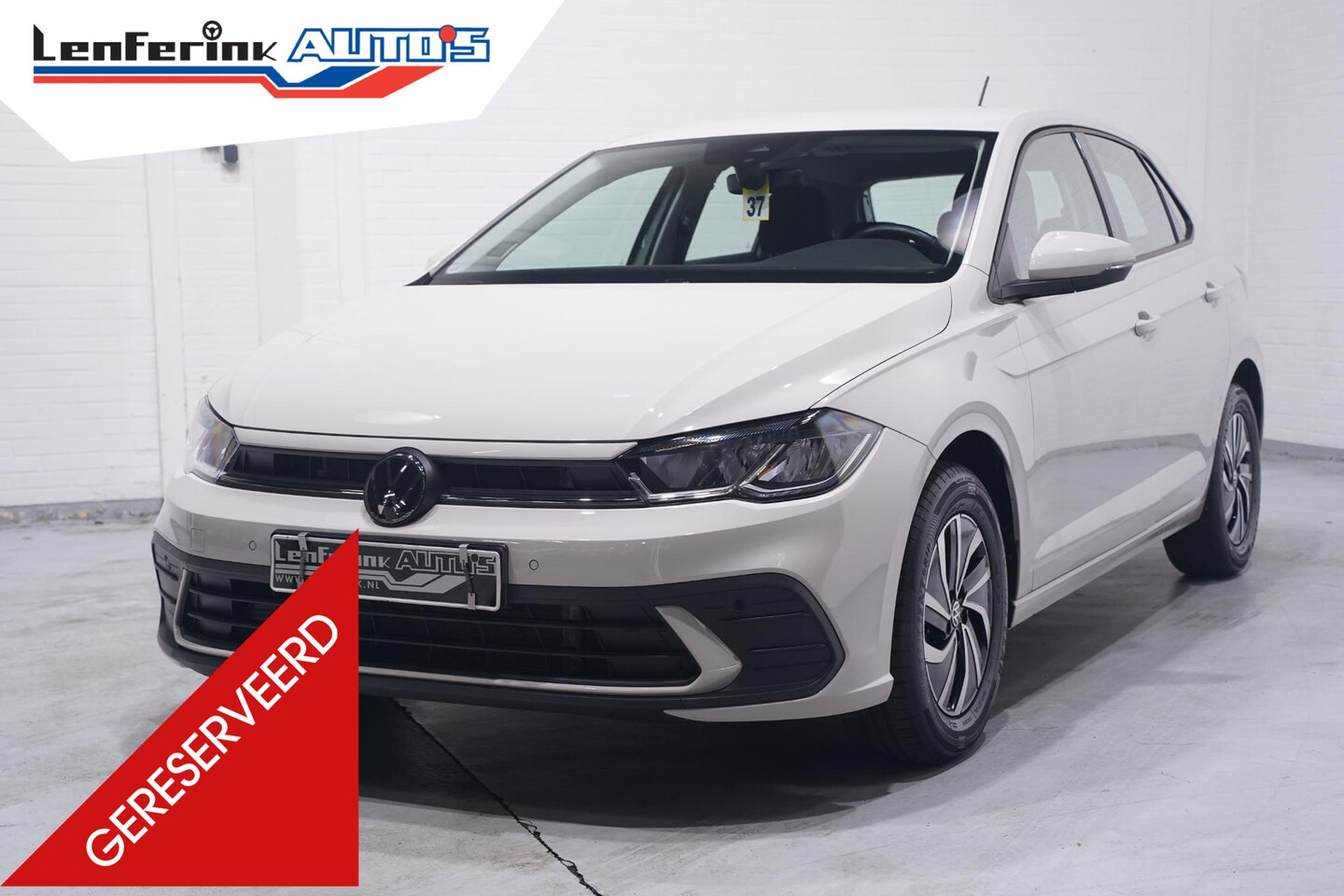 Volkswagen Polo - 1.0 TSI Life Apple Carplay Airco PDC V+A Stoelverwarming LED LMV "15" - AutoWereld.nl