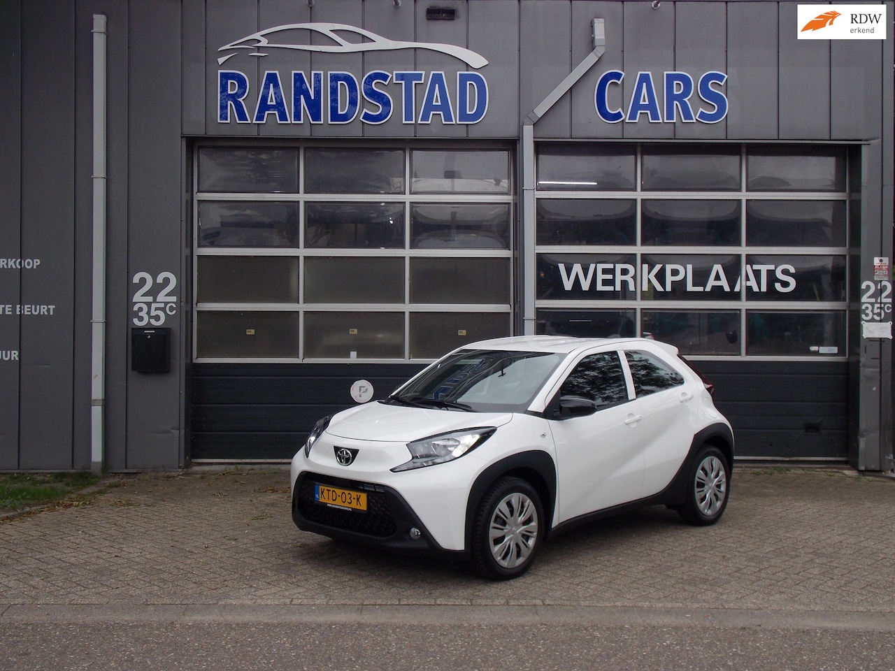 Toyota Aygo X - 1.0 VVT-i S-CVT Play Automaat Airco Elek Pakket 5Deurs 2025bj GARANTIE - AutoWereld.nl