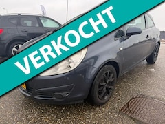 Opel Corsa - 1.0-12V Essentia Airco Navigatie Camera 1E Eigenaar
