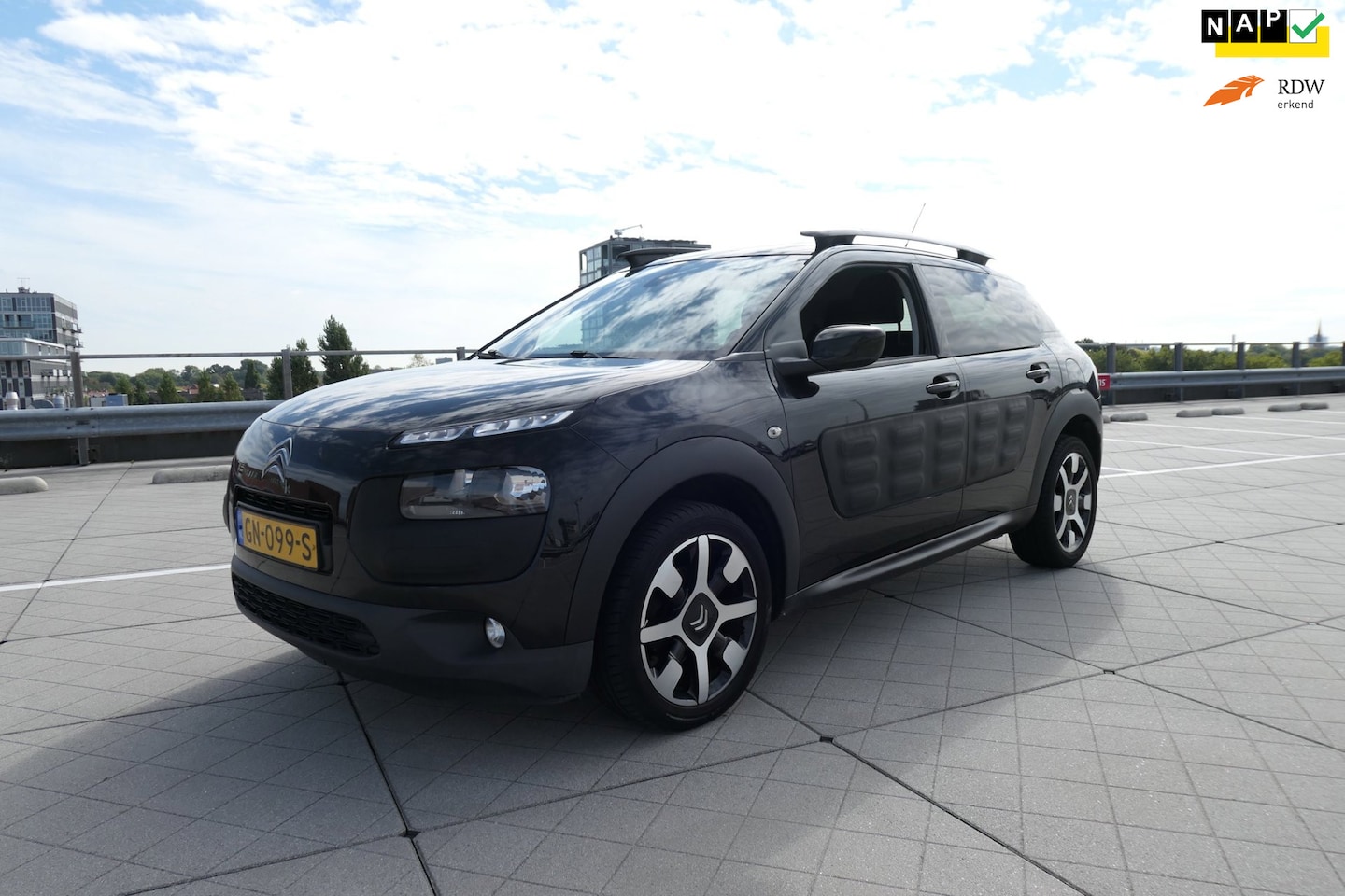 Citroën C4 Cactus - 1.2 PureTech Shine Apk/Airco/Cruise/Camera/Nap/Boekjes/Velgen - AutoWereld.nl