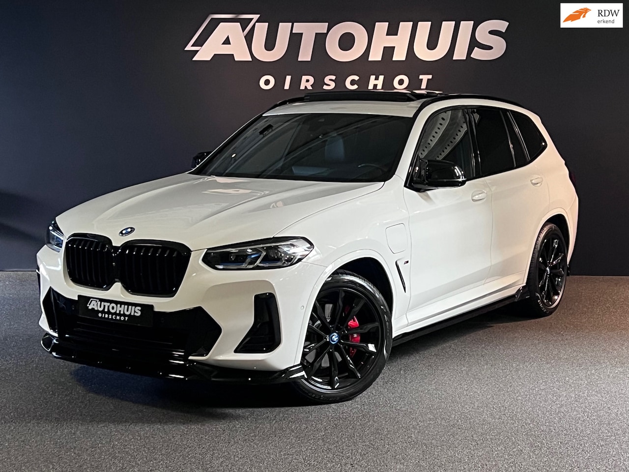BMW X3 - XDrive30e High Executive Edition M Laser/ Memory stoelen / 20"/ 360 Camera/ Stuurverwarmin - AutoWereld.nl