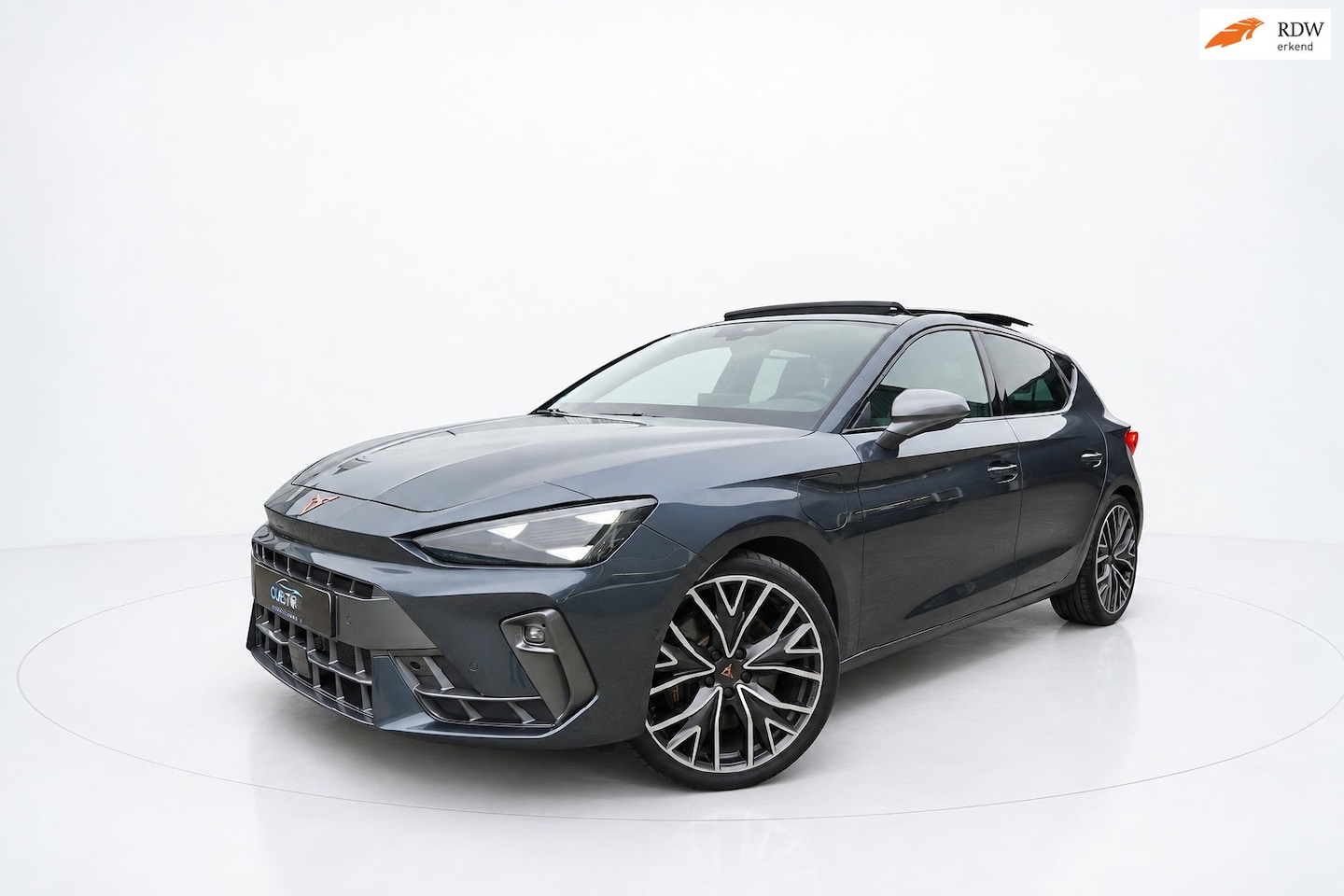 CUPRA Leon - 1.5 TSI e-Hybrid VZ Extreme PANO SFEER CAM ACC - AutoWereld.nl
