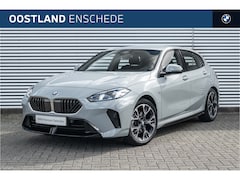 BMW 1-serie - 120 M Sport Automaat / Sportstoelen / Comfort Access / Adaptieve LED / Harman Kardon / Ach