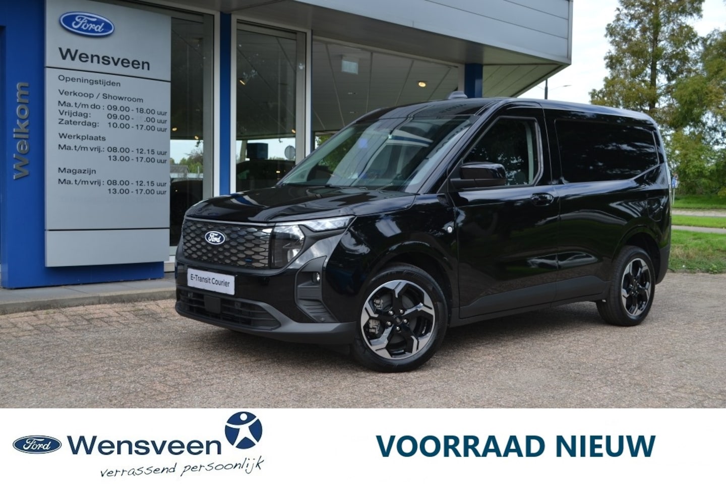 Ford Transit Courier - New 43,6 kWh 136pk E Limited | VOORRAAD NIEUW, div.extra's - AutoWereld.nl