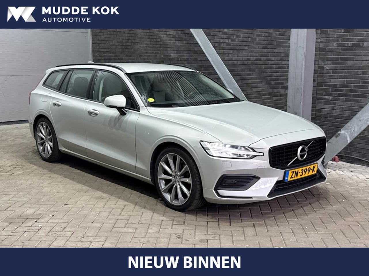 Volvo V60 - 2.0 D4 Inscription | Harman/Kardon | Pilot-assist | BLIS | Trekhaak | Stoelverwarming | Ca - AutoWereld.nl