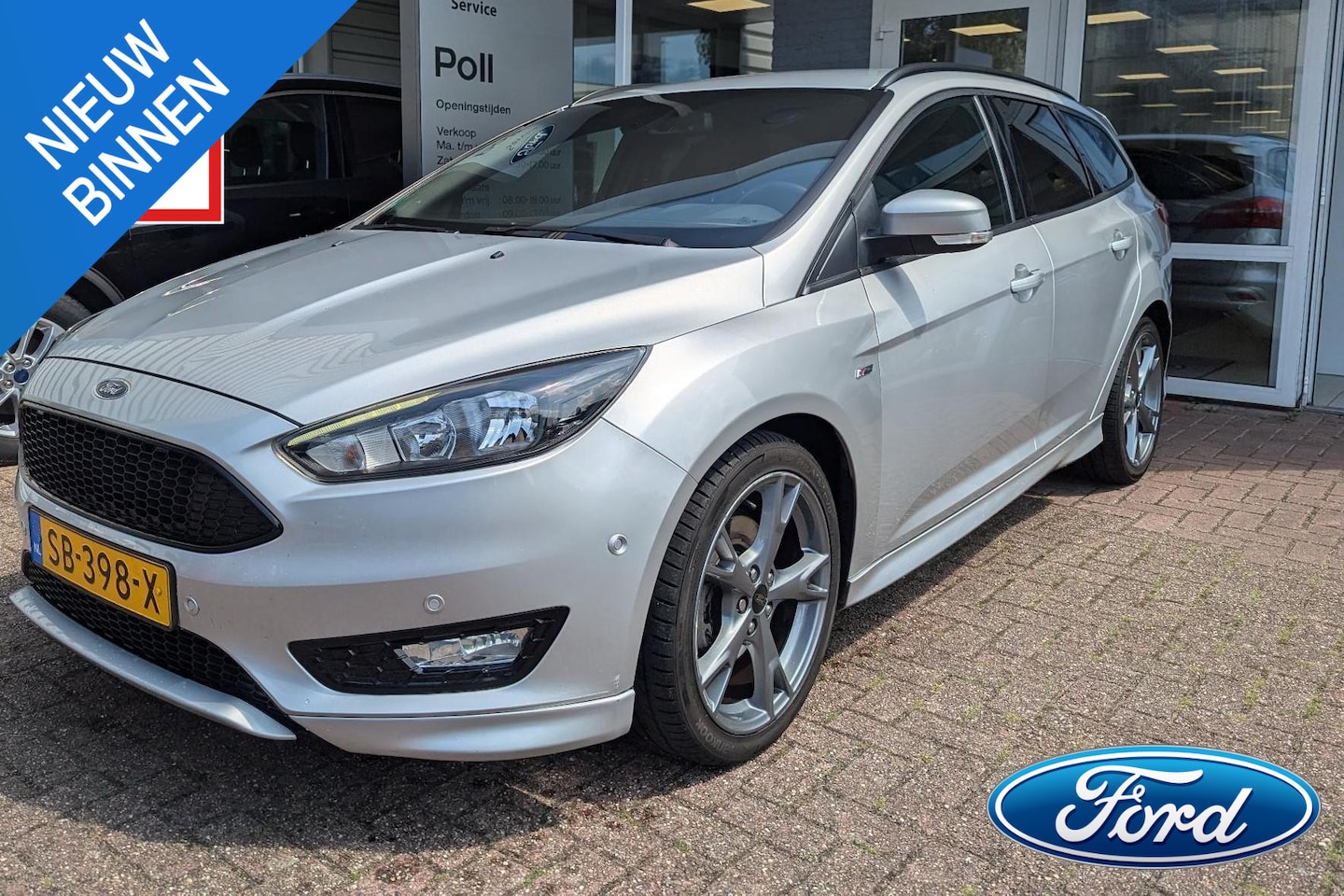 Ford Focus Wagon - 1.5 EcoBoost 150pk ST-Line Navi Camera Voorruitverwarming Parking pack 18" LM Wagon Dealer - AutoWereld.nl