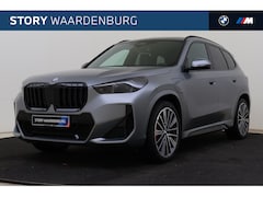 BMW X1 - xDrive25e M Sport Automaat / Panoramadak / Trekhaak / Sportstoelen / Achteruitrijcamera /