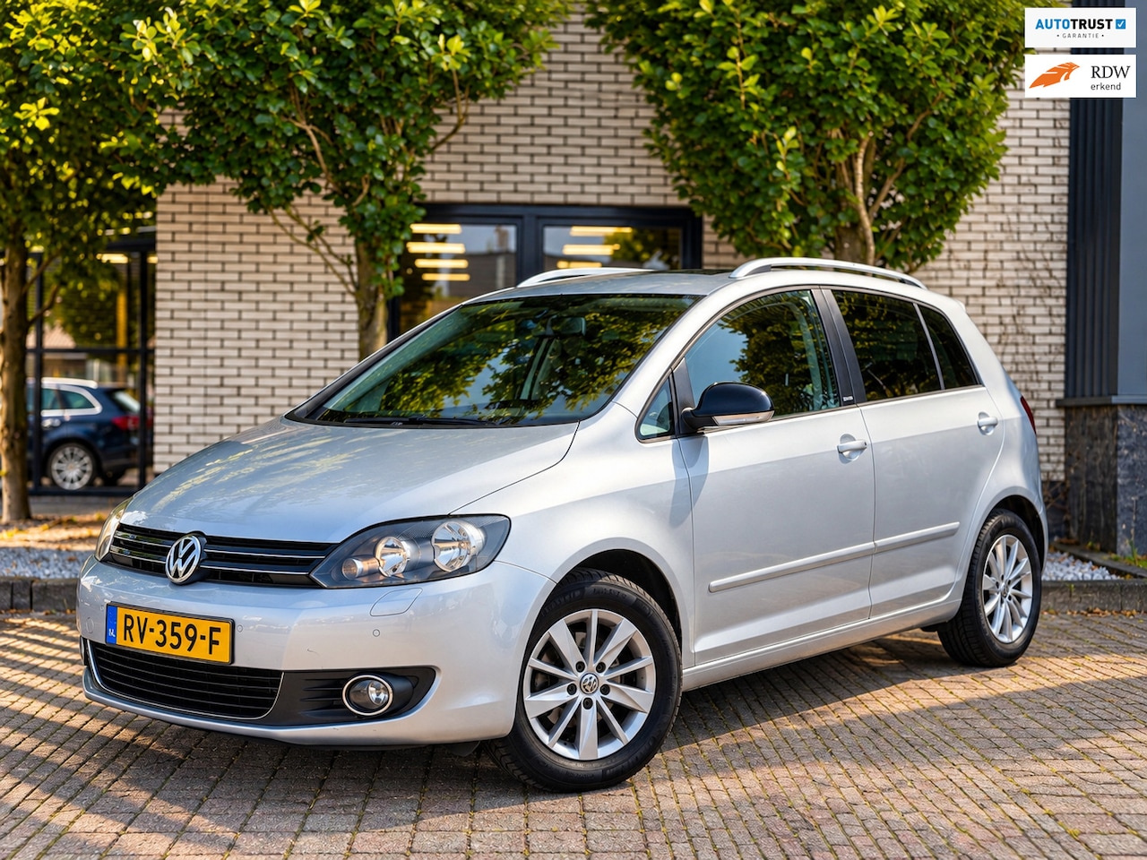 Volkswagen Golf Plus - 1.2 TSI Comfortline BlueMotion PDC V/A|Stoelverwarming|ClimateControl|AutomatischeVerlicht - AutoWereld.nl