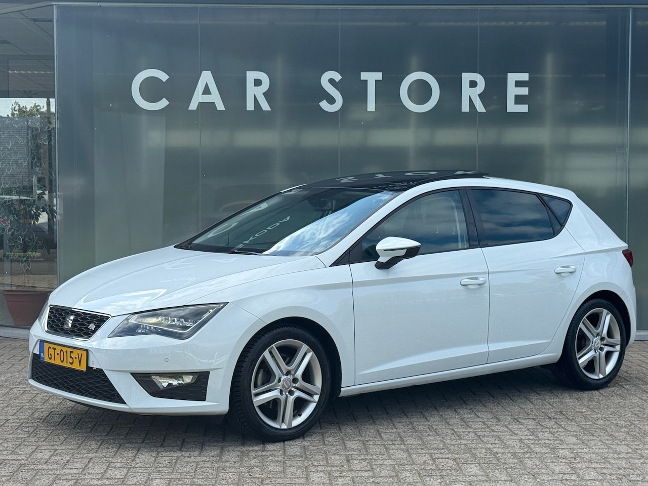 SEAT Leon - 1.4 TSI 150PK DSG FR Pano|Navi|Camera|Carplay - AutoWereld.nl