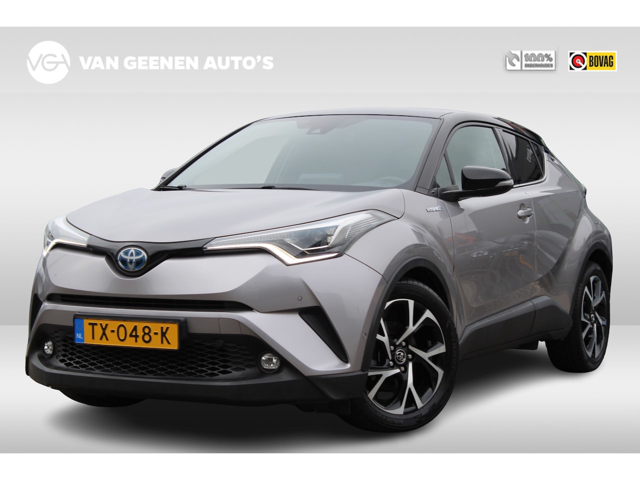 Toyota C-HR - 1.8 Hybrid Bi-Tone Plus | Dealer onderhouden - AutoWereld.nl