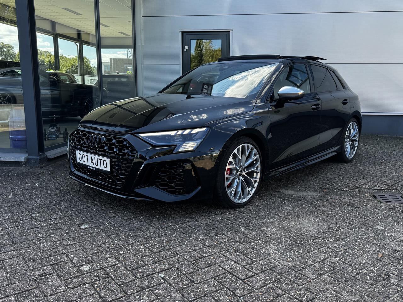 Audi RS3 - SPORTBACK | VERLENGDE GARANTIE | PANO | HUD - AutoWereld.nl