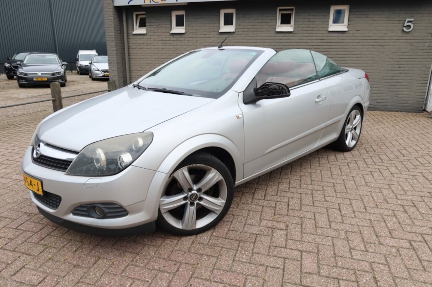 Opel Astra - 1.8 Cosmo 1.8 COSMO , LEDER , TREKHAAK - AutoWereld.nl
