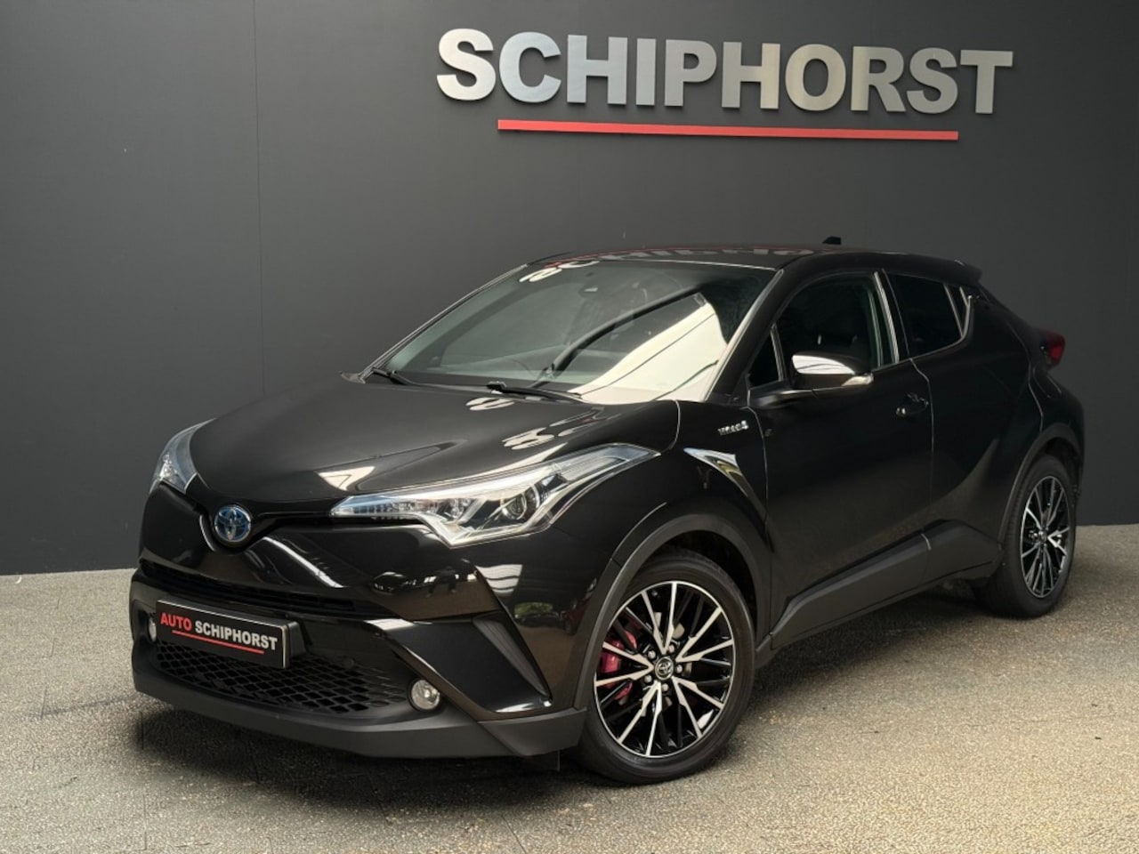 Toyota C-HR - 1.8 Hybrid Dynamic camera Stoelverw ACC trekhaak dealergarantie tot 17-6-27 - AutoWereld.nl