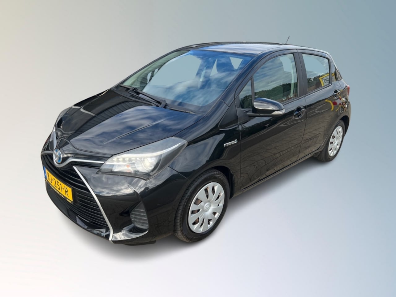 Toyota Yaris - 1.5 HYBRID BUS. PLUS - AutoWereld.nl