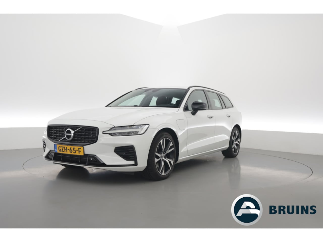 Volvo V60 - 2.0 T6 Recharge AWD R-Design Expr. | Trekhaak | Cruise | Stoel- & Stuurverw. | - AutoWereld.nl