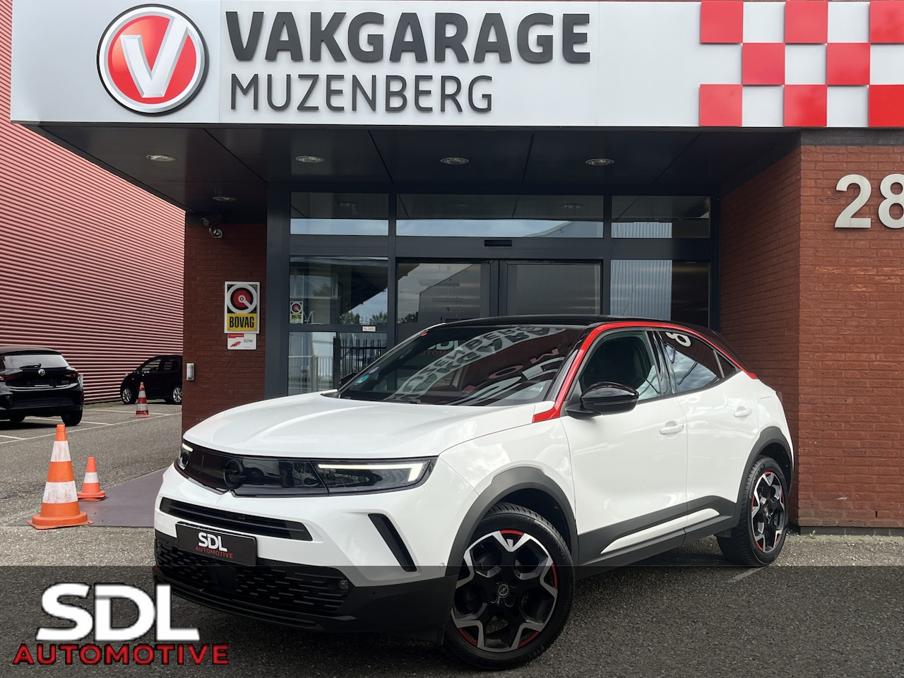 Opel Mokka - 1.2 Turbo GS Line 131PK! // NAVI // CAMERA // ADAPTIVE CRUISE // CLIMA // APPLE CARPLAY - - AutoWereld.nl