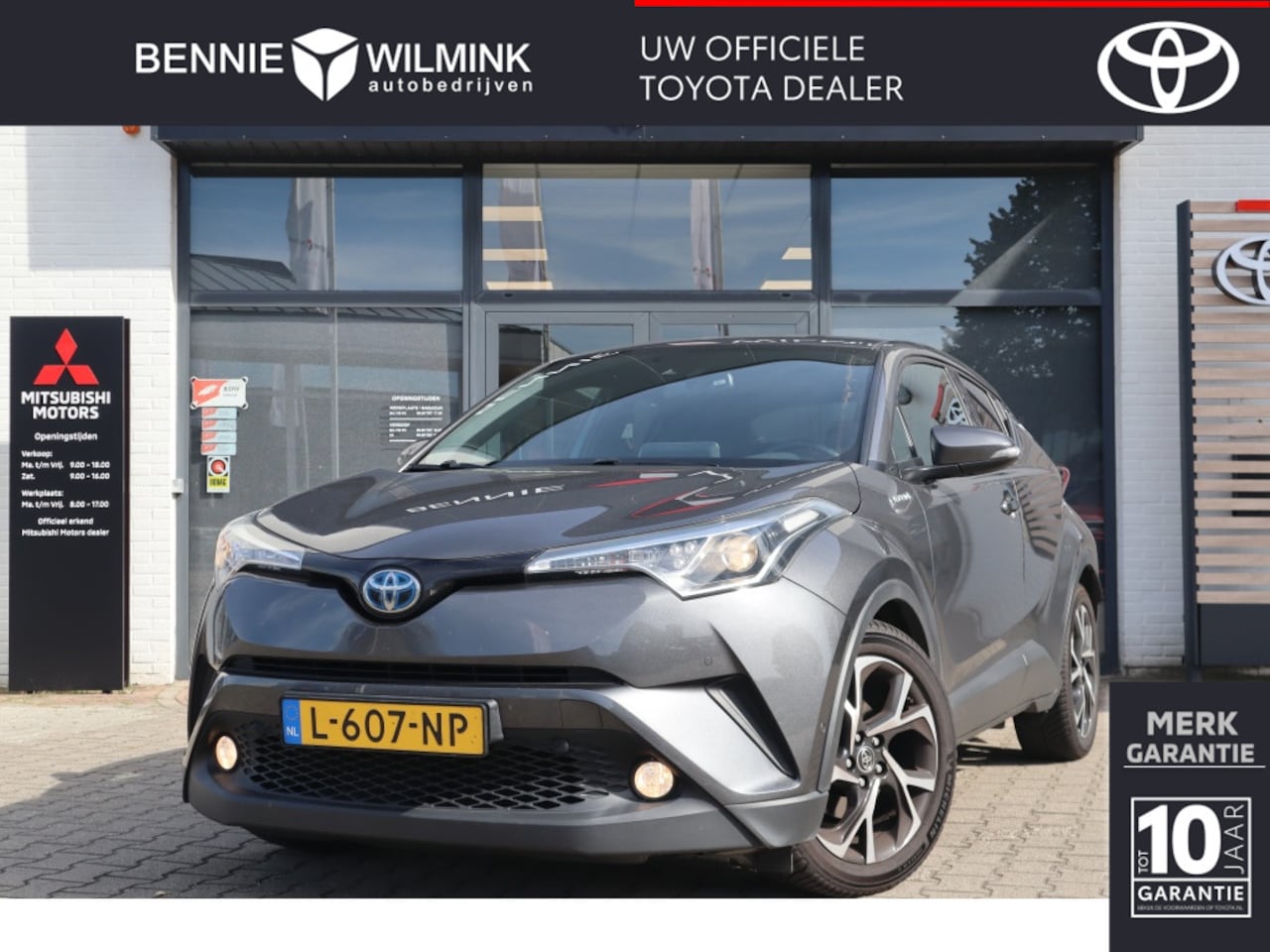 Toyota C-HR - 1.8 Hybrid Style Trekhaak | All Seasonbanden | Stuur en stoelverwarming - AutoWereld.nl