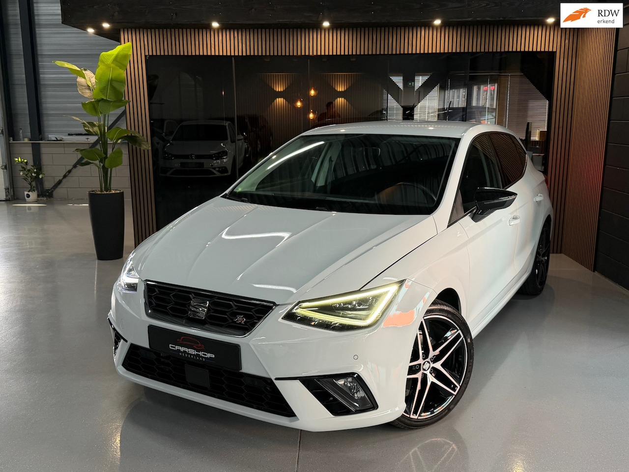 SEAT Ibiza - 1.0 TSI 115PK FR Business CRUISE/KEYLESS/CAMERA - AutoWereld.nl