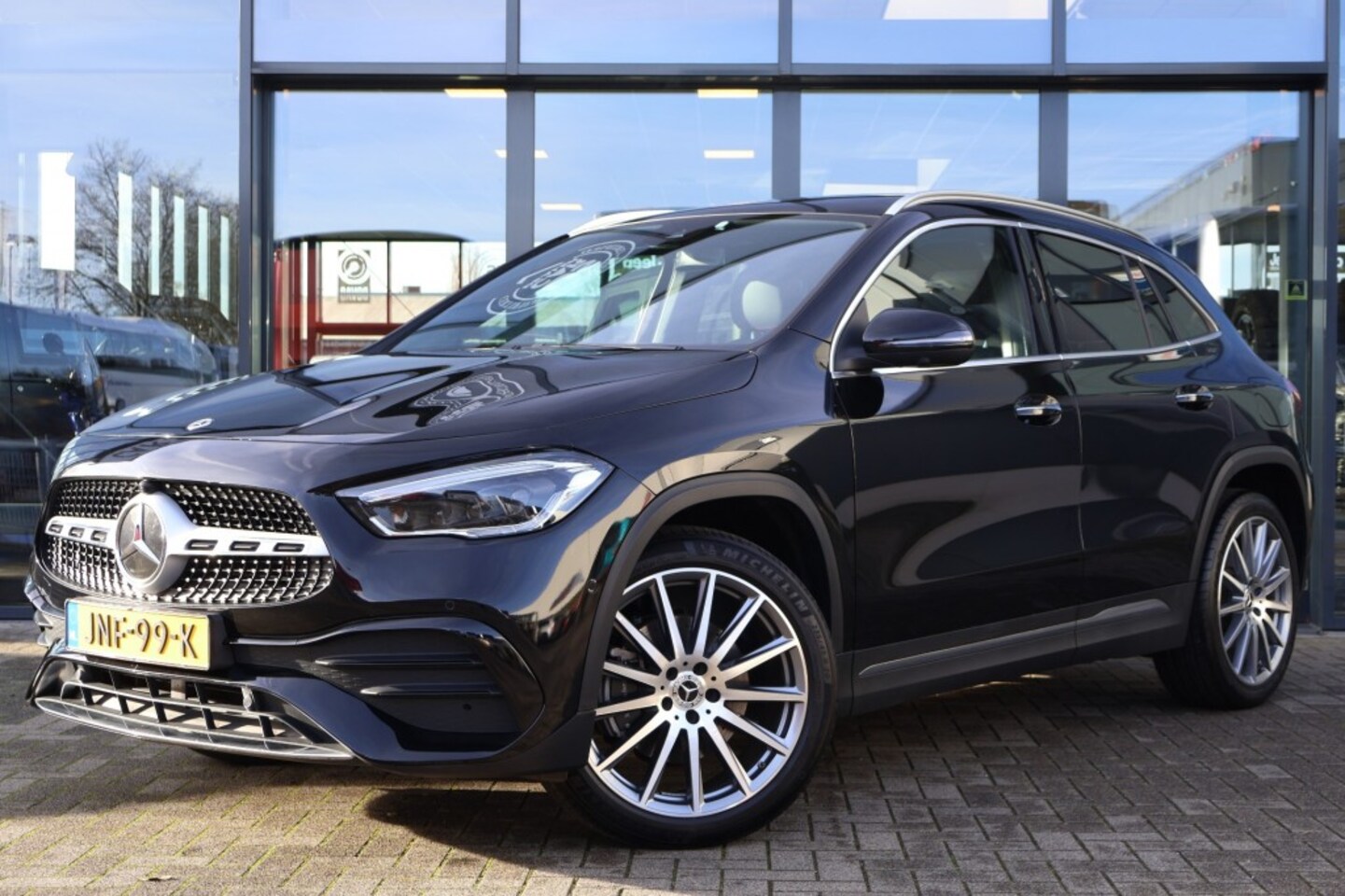 Mercedes-Benz GLA-Klasse - 250 E AMG LINE / Panorama dak / SOH 92 % - AutoWereld.nl