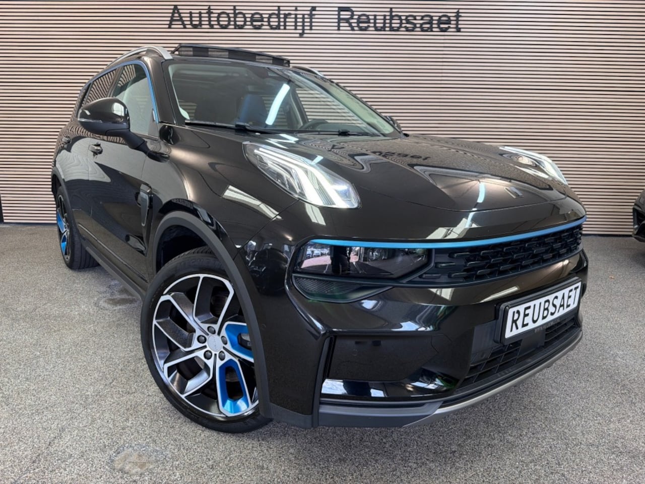 Lynk & Co 01 - 1.5 Hybrid Panodak Trekhaak 360Camera Carplay Keyless Incl 12Mnd Garantie - AutoWereld.nl