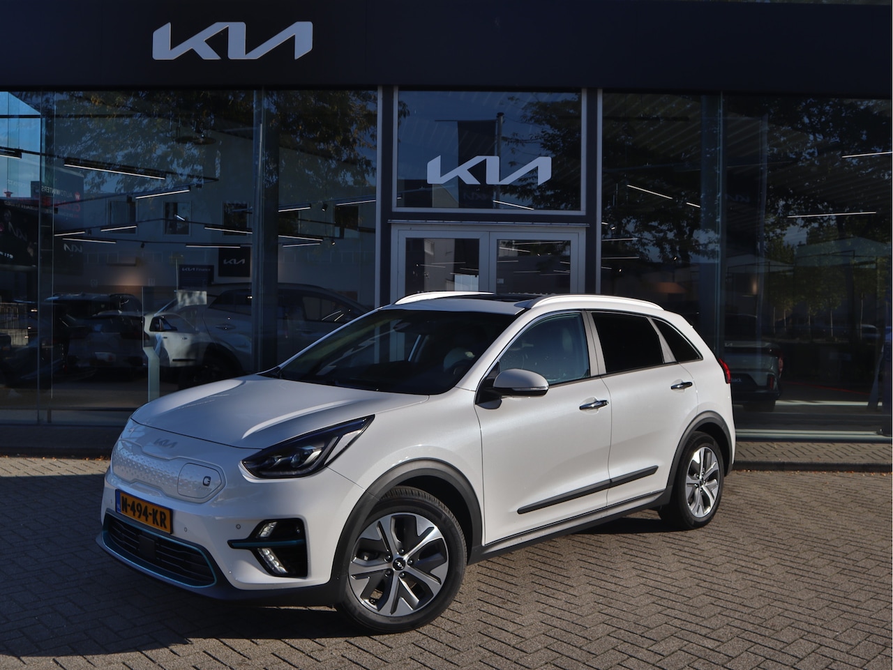 Kia e-Niro - ExecutiveLine 64 kWh | Leder | Stoelventilatie | JBL | Schuifdak | Stoelverwarming | tot 1 - AutoWereld.nl