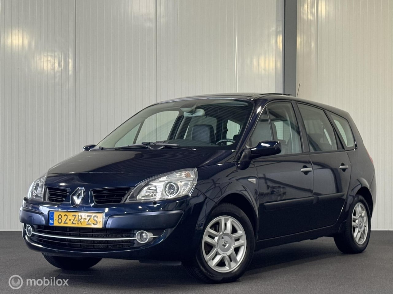 Renault Grand Scénic - 2.0-16V Tech Line AUTOMAAT [ NAP trekhaak pano ] - AutoWereld.nl