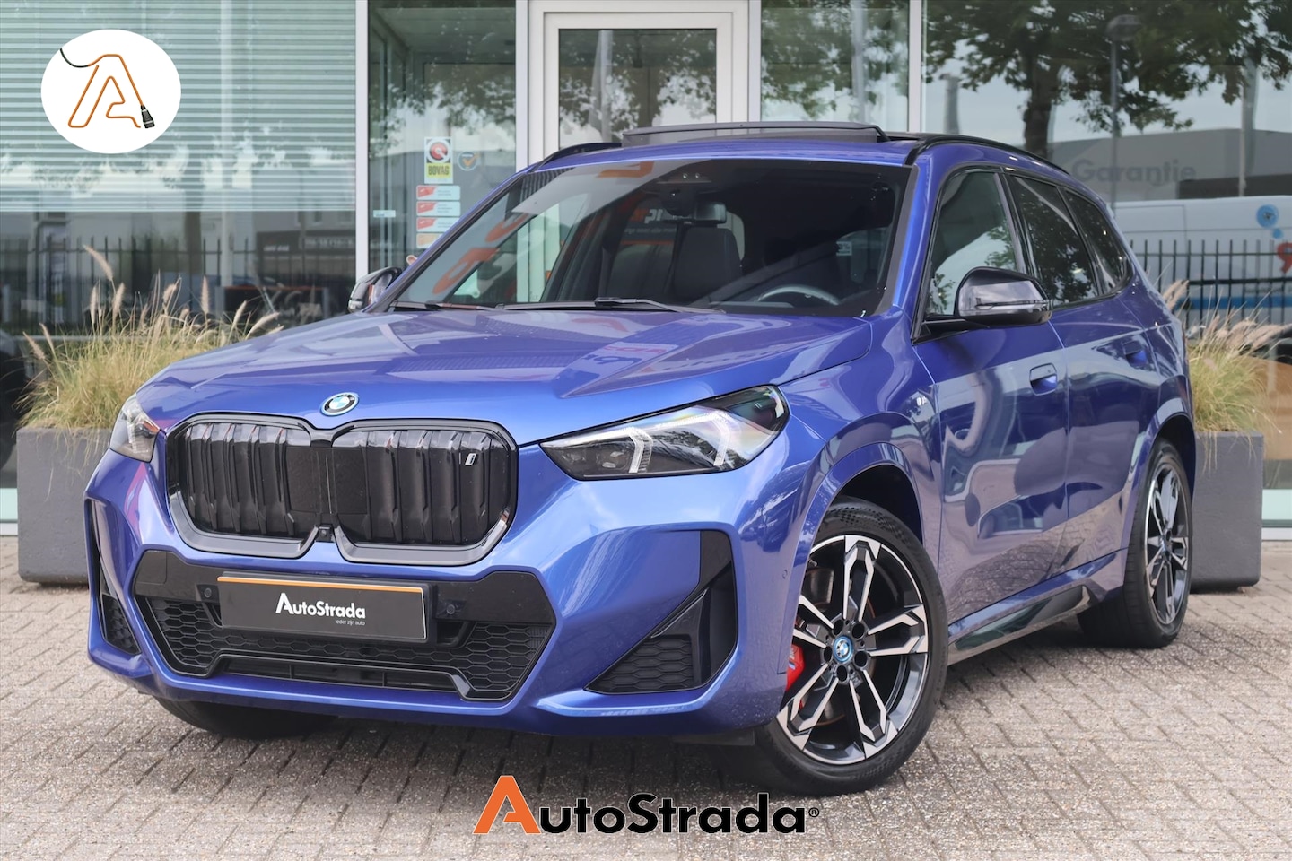 BMW iX1 - (u11) xDrive30 M-Sport 313pk | Shadow | Pano | Harman/Kardon | Trekhaak | LED | Camera | C - AutoWereld.nl